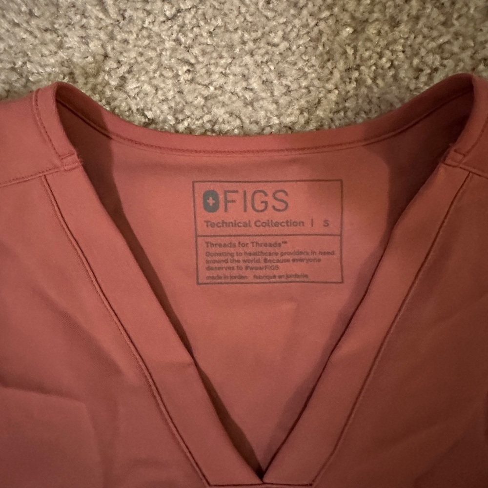 Mauve Figs Scrub Top - Picture 3 of 3